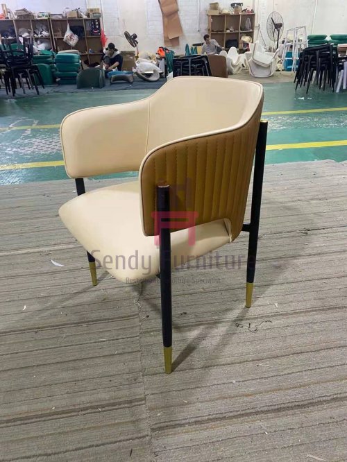 IM-268 Tufted Back Hardware Leather Upholstered Arm Chair